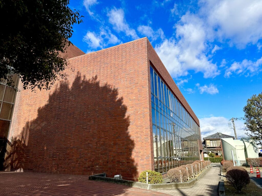 伊勢崎市立図書館