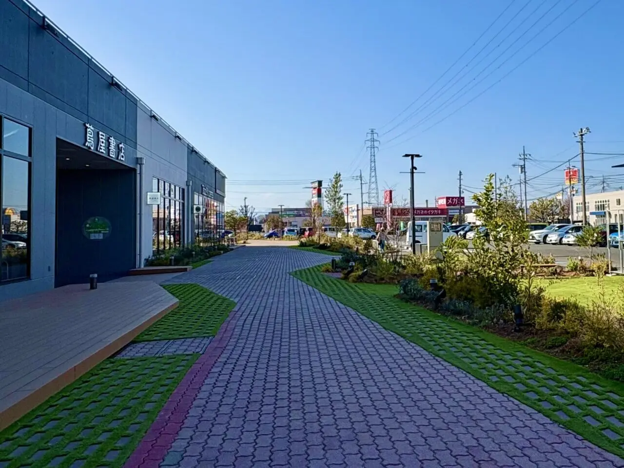 2026年4月14日いせさきガーデンズ自由通路