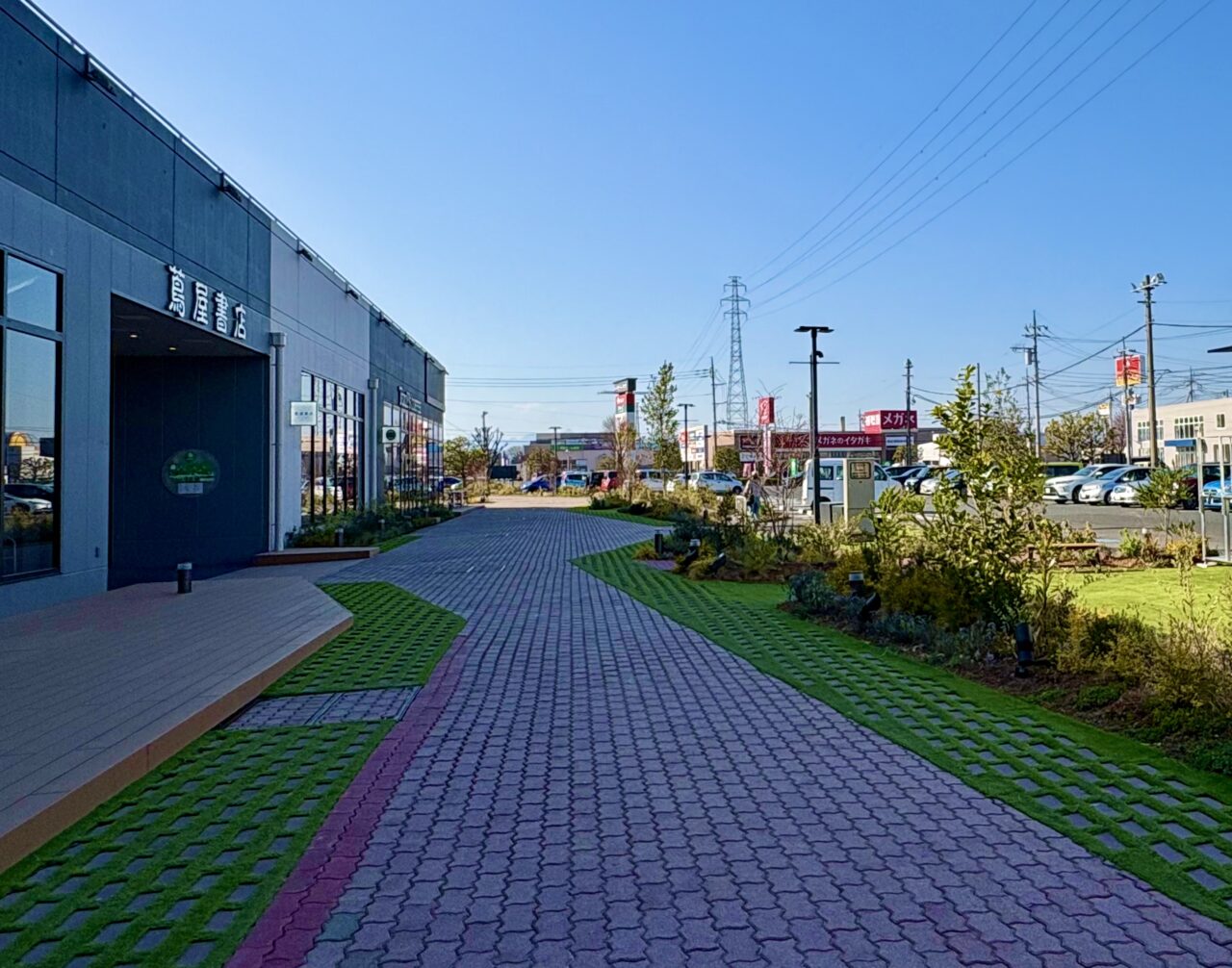 2026年4月14日いせさきガーデンズ自由通路