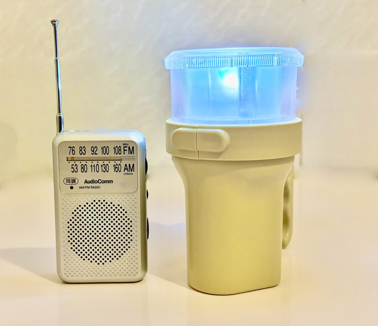 2026年6月2日トランジスタラジオと懐中電灯