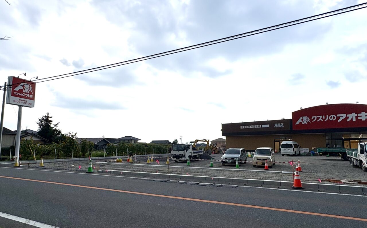 2026年7月16日クスリのアオキ国定店駐車場